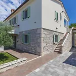 'villa Mare' Mit Privatem Pool By Interhome