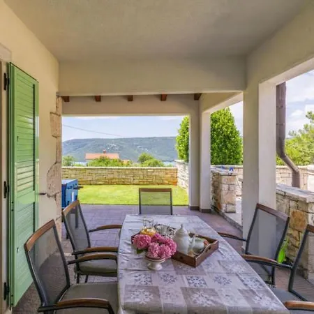 'villa Mare' Mit Privatem Pool By Interhome *