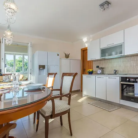 'villa Mare' Mit Privatem Pool By Interhome Trget