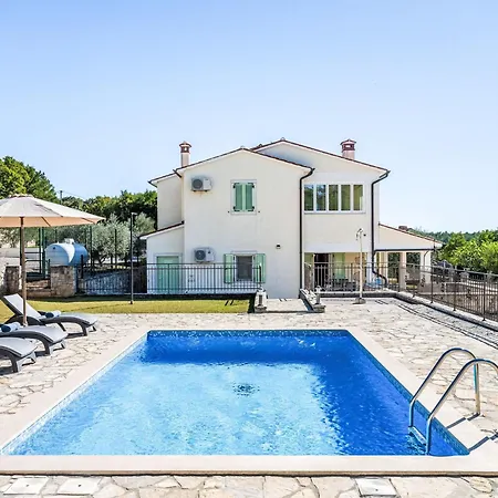 Oliva By Interhome