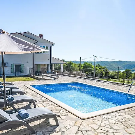 Oliva By Interhome