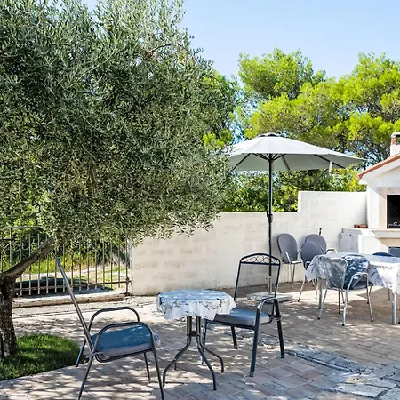 Oliva By Interhome * Trget