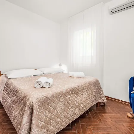 Oliva By Interhome Trget